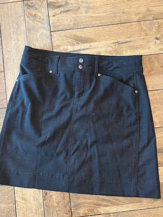 Athleta Dresses & Skirts - Athleta Dark Grey Mini Skirt with Front Pocket Detail size 6